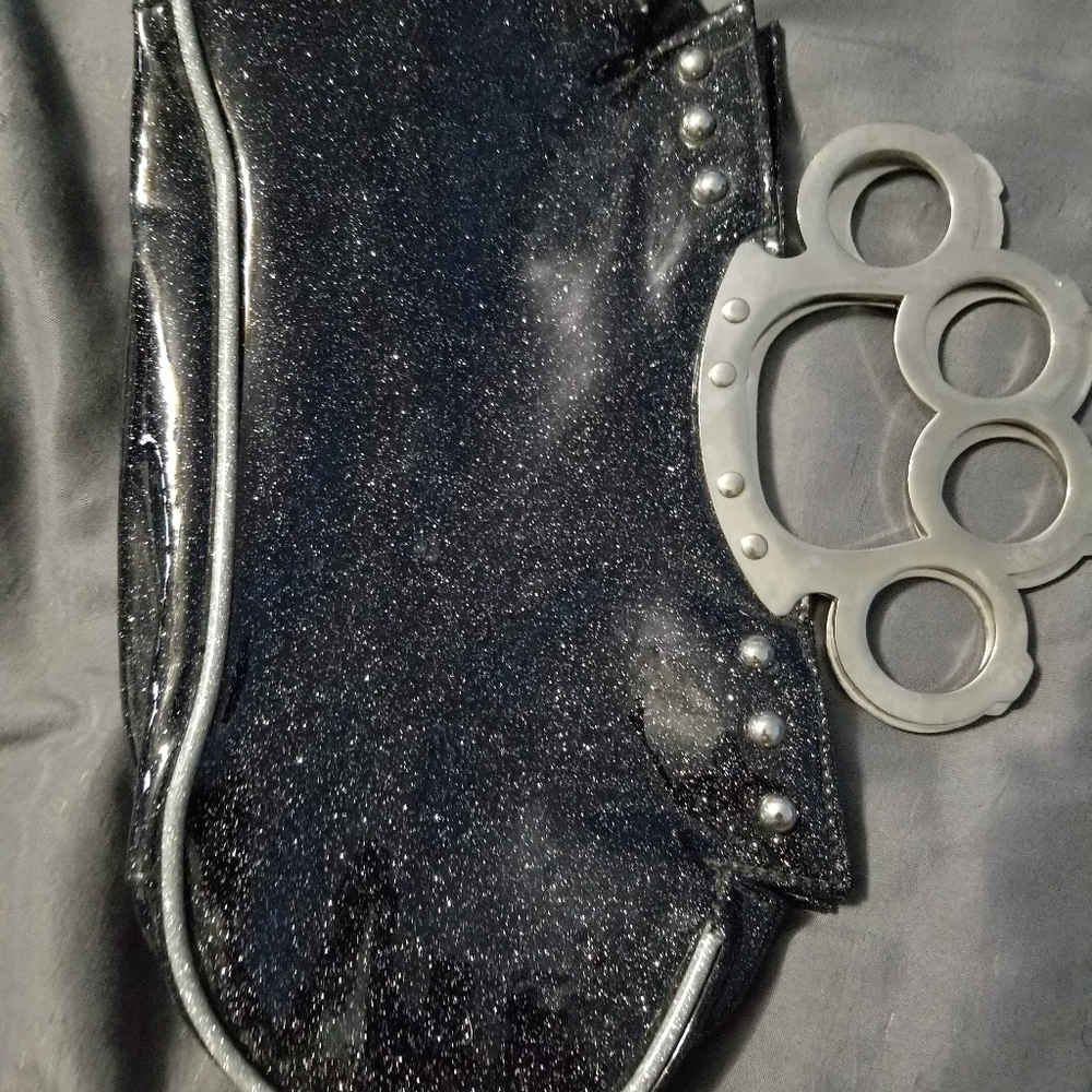 Too fast purse.